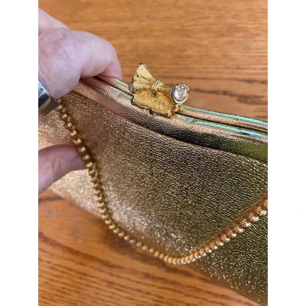 Vintage Gold Metallic Textured Frame Clutch Bag Rhinestone Bow Clasp Chain Strap